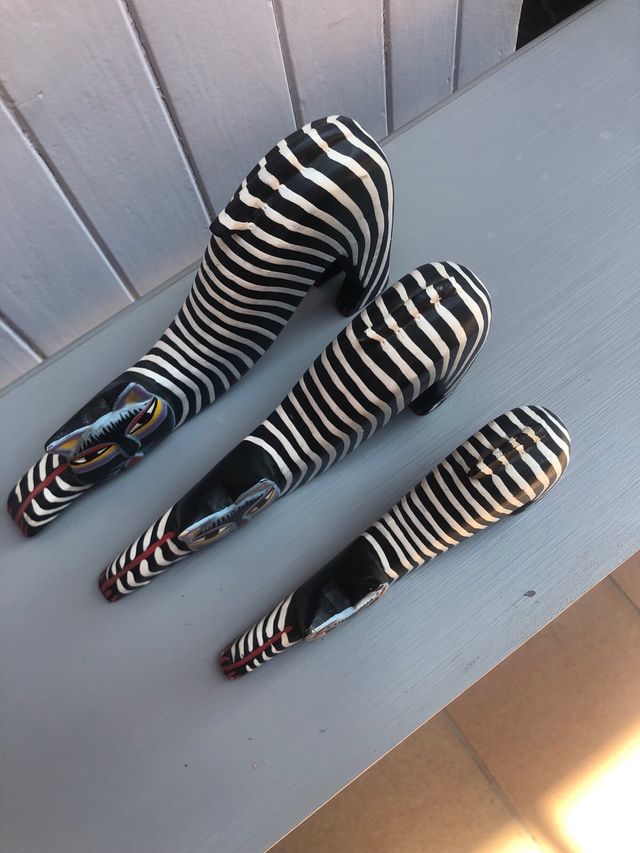 3 figuras decorativas gatitos de madera