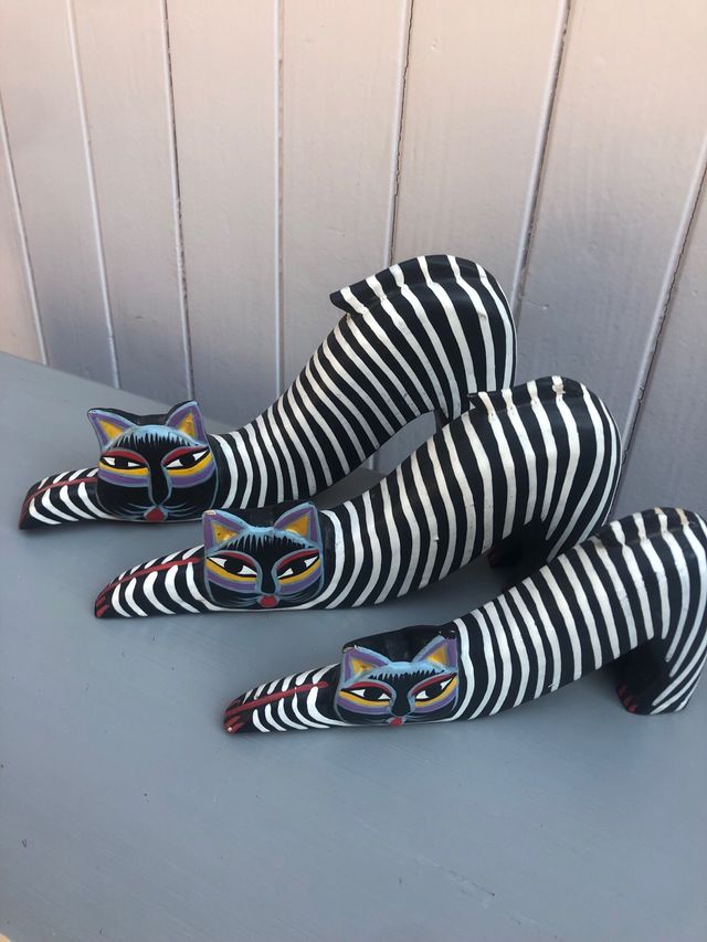 3 figuras decorativas gatitos de madera