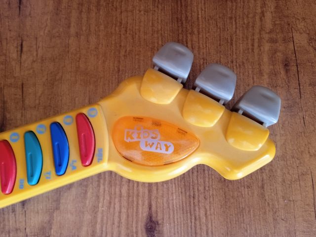 Guitarra eléctrica de juguete 