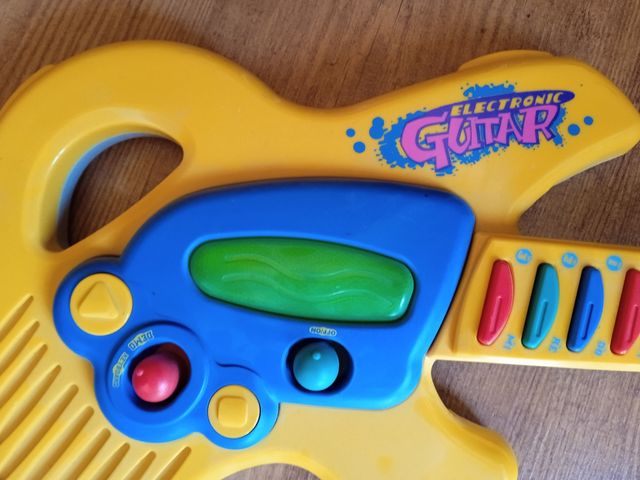 Guitarra eléctrica de juguete 