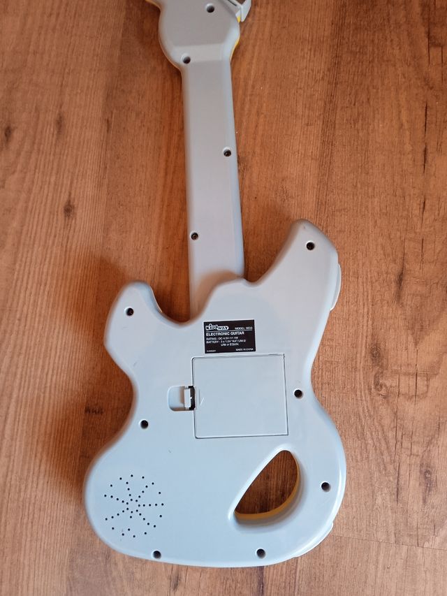 Guitarra eléctrica de juguete 
