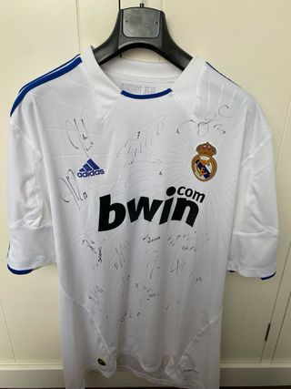Camiseta Real Madrid 2010-2011 Firmada plantilla