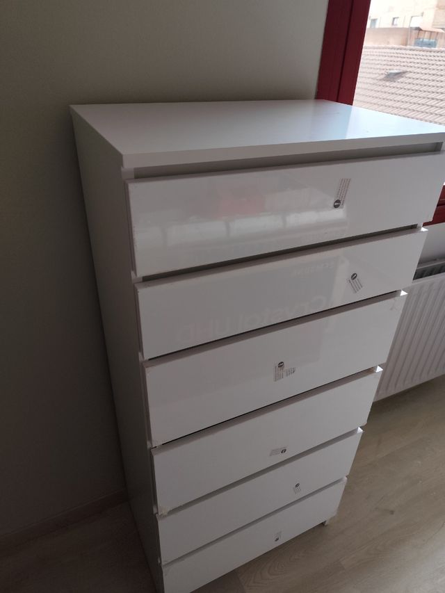 Cómoda nueva a estrenar