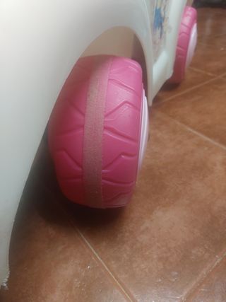 Coche eléctrico niña