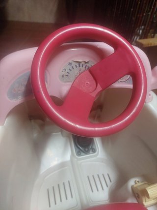 Coche eléctrico niña
