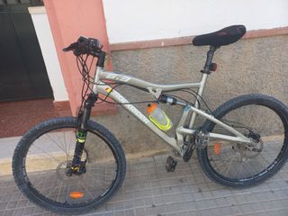 Se vende bicicleta rockrider 26