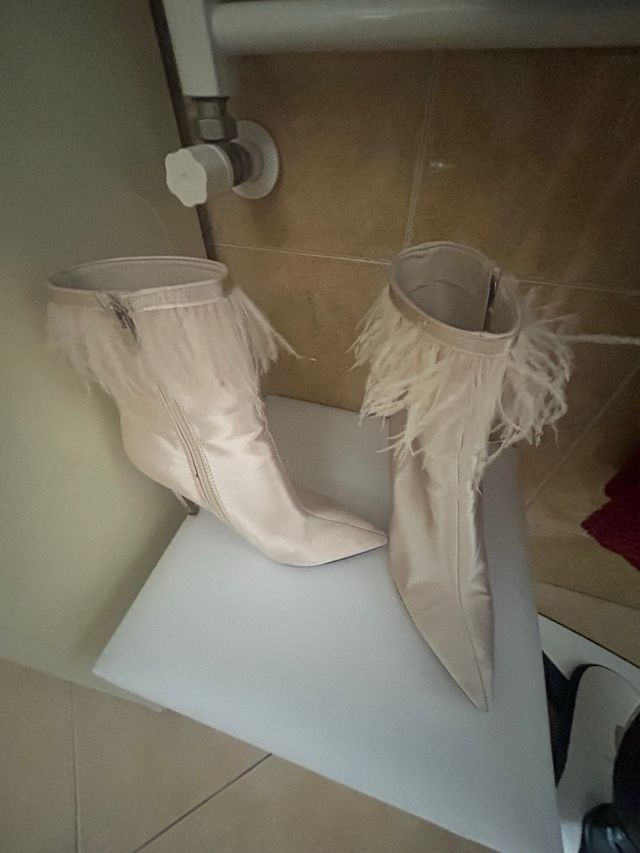 Vendo stivaletti da donna N 38