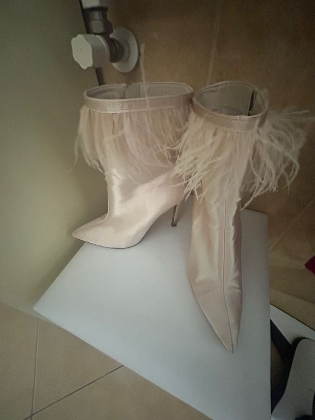 Vendo stivaletti da donna N 38