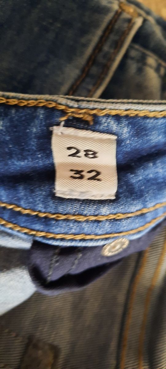 Pantaloni in denim 👖