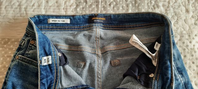 Pantaloni in denim 👖