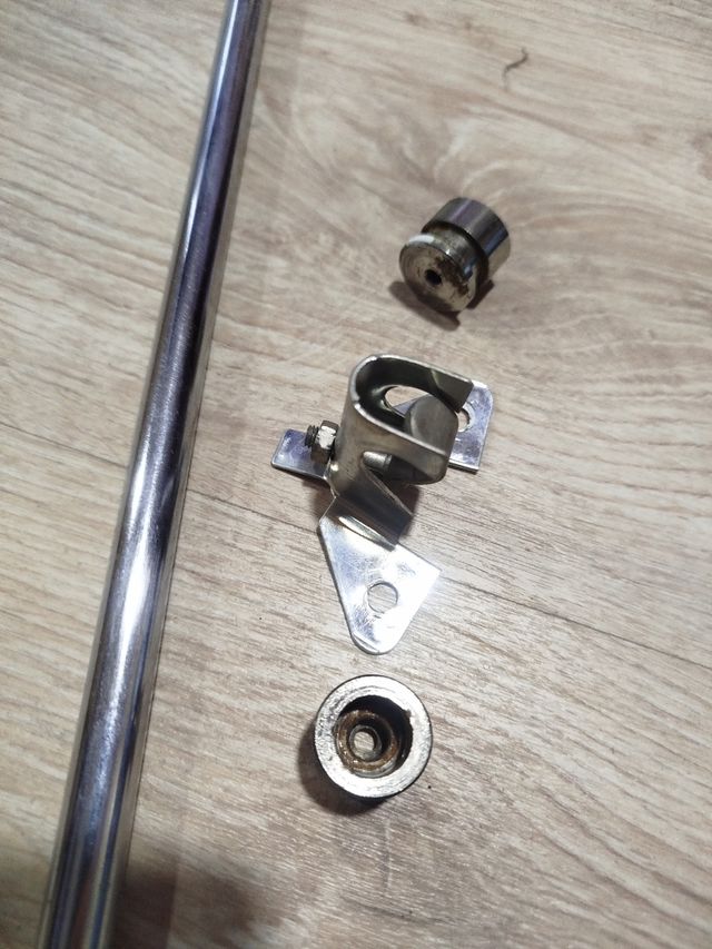 Hierro perchero para armario