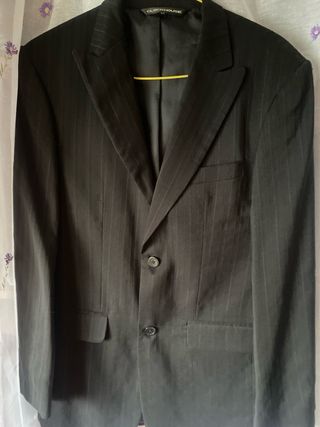 Traje chaqueta negro clasico