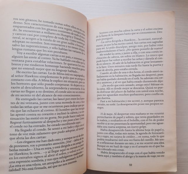 Libros Dracula y La chica del tren