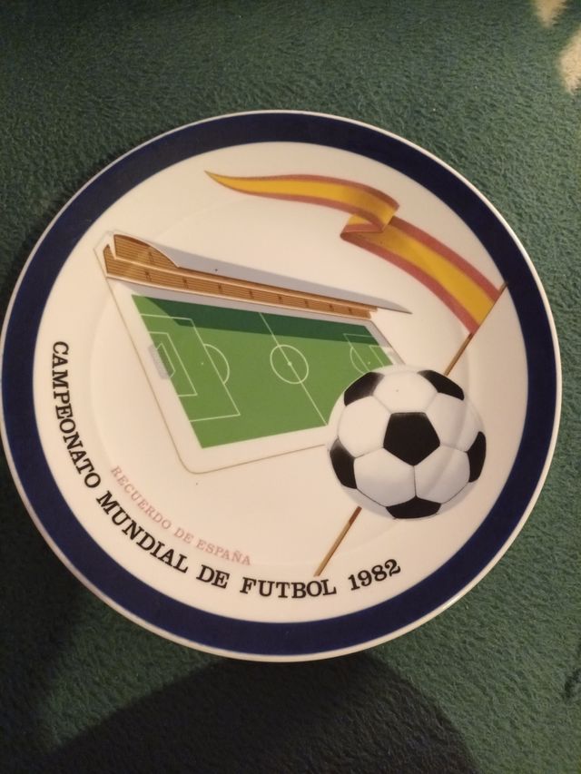 PLATO DEL MUNDIAL DE FÚTBOL 82