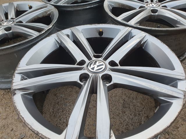 Llanta R-line 17" y 18" VW Golf VII