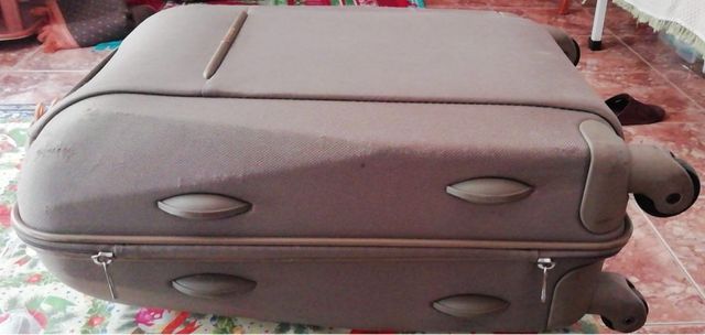 Maleta de viaje con ruedas