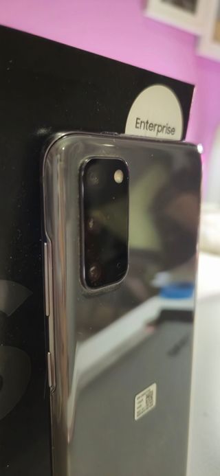 Samsung S20 como nuevo