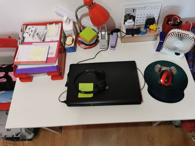 Mesa blanca plegable