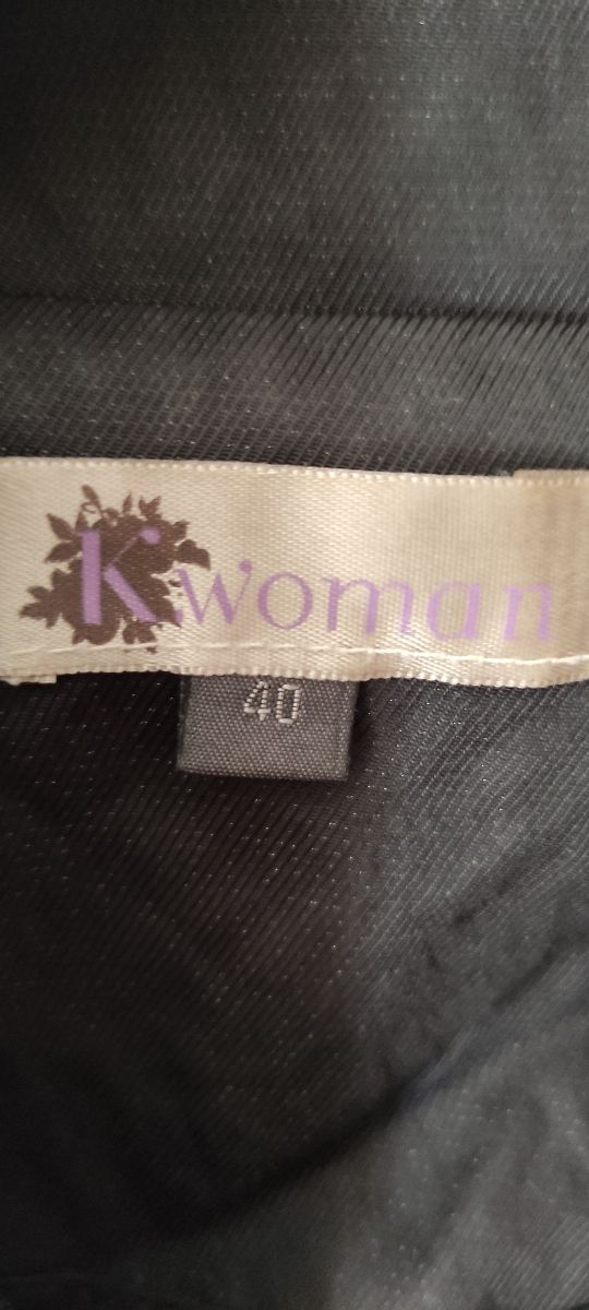 Gabardina negra efecto arrugado