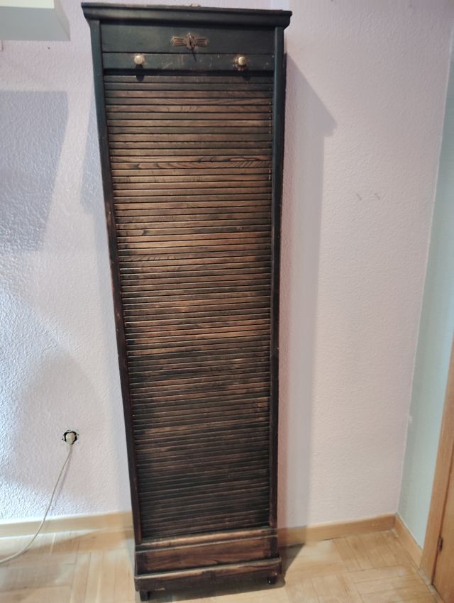 Mueble persiana antiguo