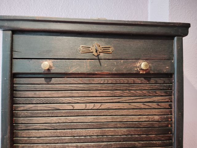 Mueble persiana antiguo