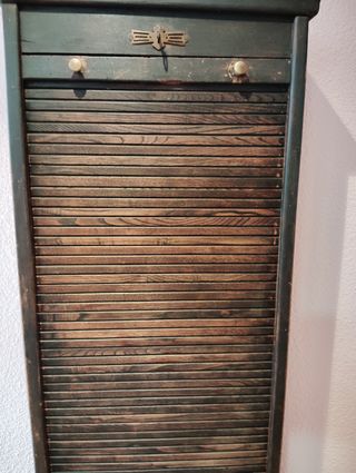 Mueble persiana antiguo