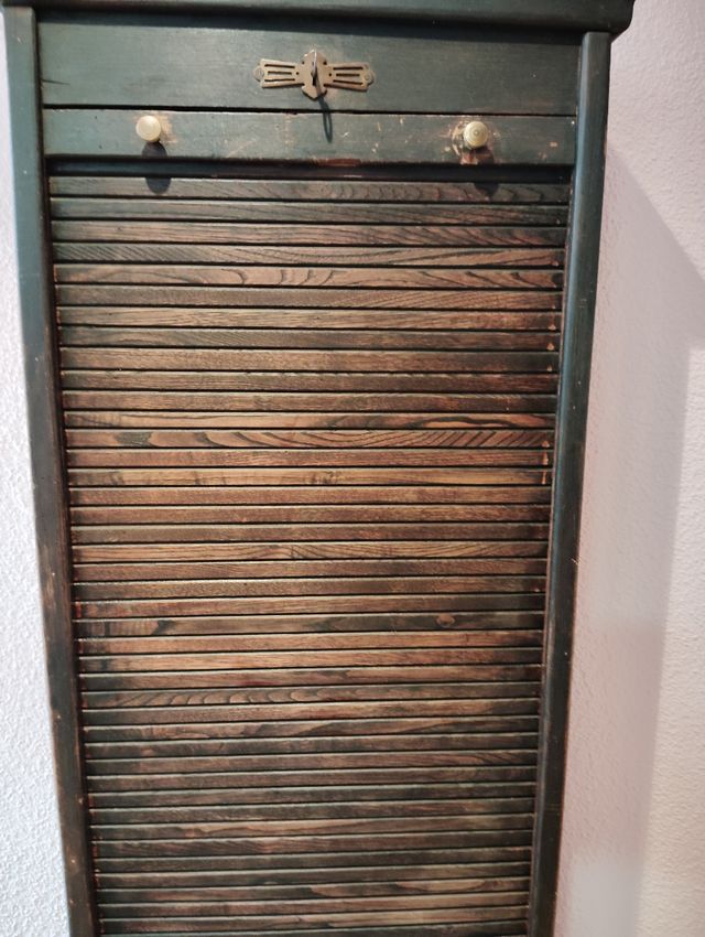 Mueble persiana antiguo