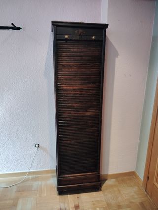 Mueble persiana antiguo