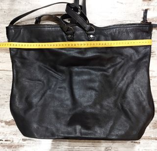 Bolo-mochila piel Zara.