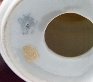 Figura de porcelana Sanbo