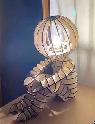 Lampada in legno
