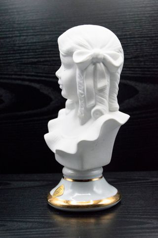 Figura de porcelana Sanbo