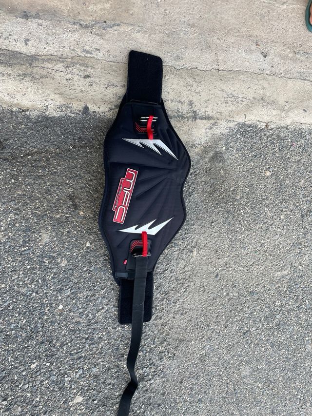 Arnes windsurf MFC Hawai talla S