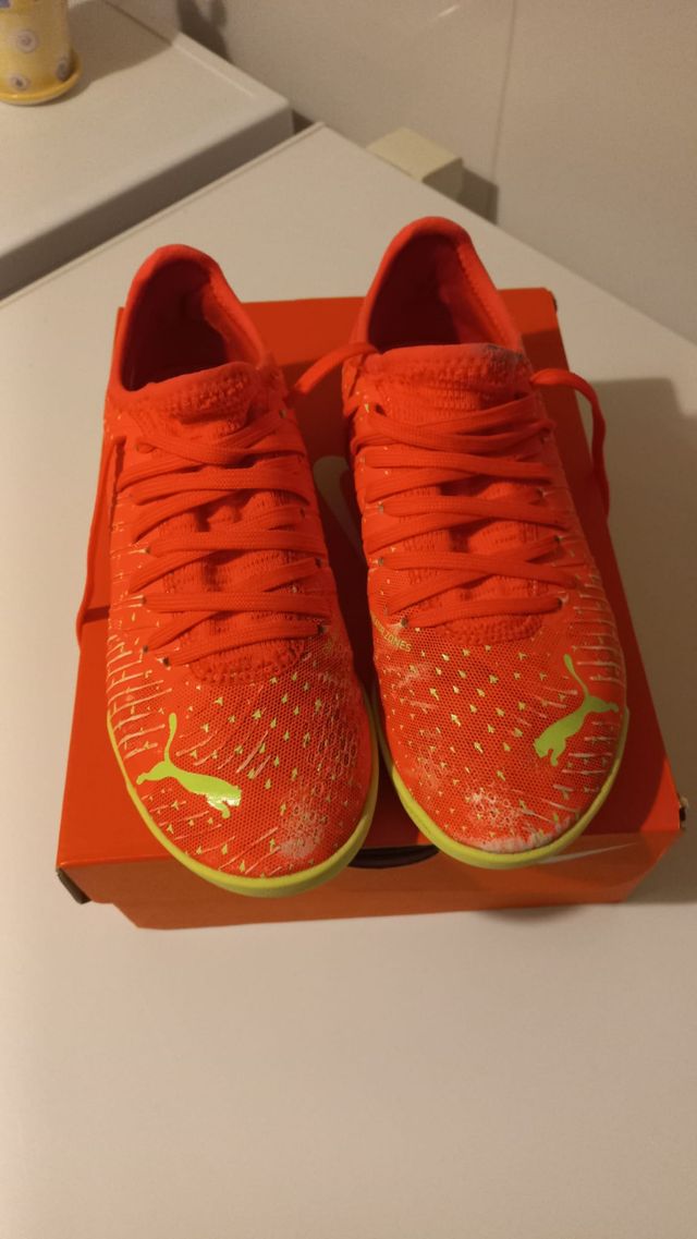 Zapatillas futbol sala niño talla 33, Puma.