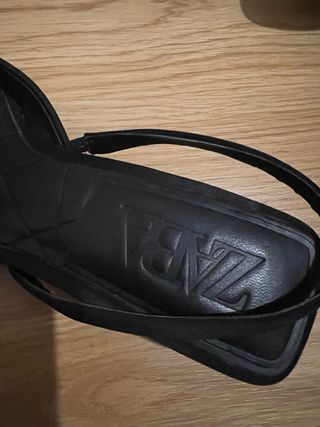 Zapatos negros de Zara