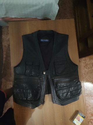 Chaleco cuero motero 
