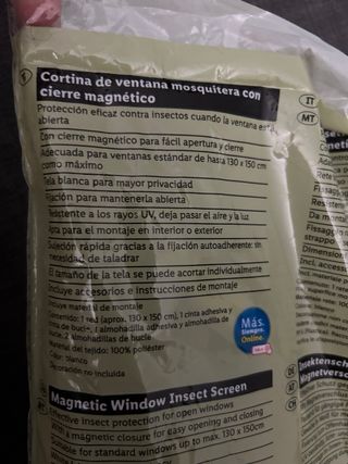 Mosquitera con cierre magnetico