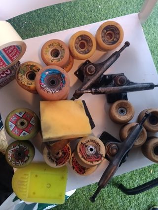 Distintas muchas Ruedas antiguas vintage 