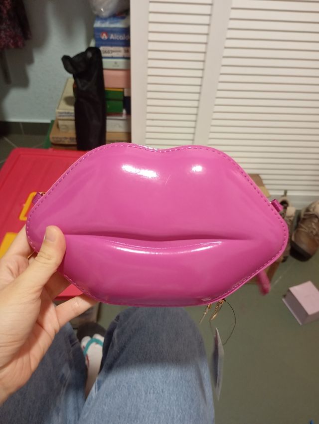 Bolso de mano labios