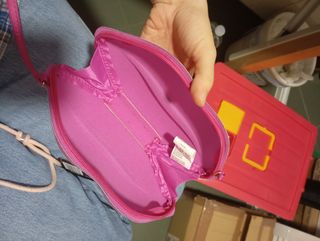 Bolso de mano labios