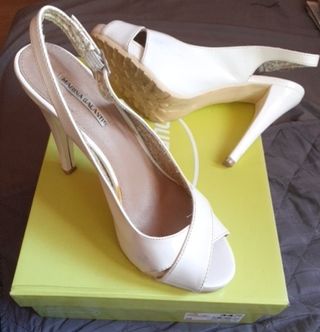 Zapatos femeninos, tacones. USADOS