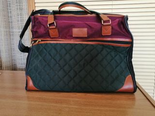 Bolso grande de viaje.