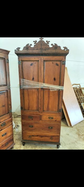 Armadi rustici antichi