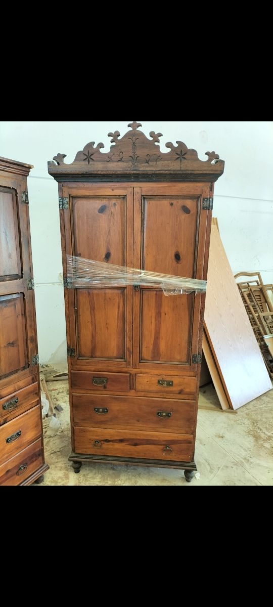 Armadi rustici antichi