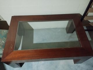 Mesa baja de jardín.