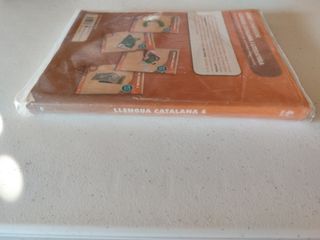 Libros 4° Matematiques y lengua catalana