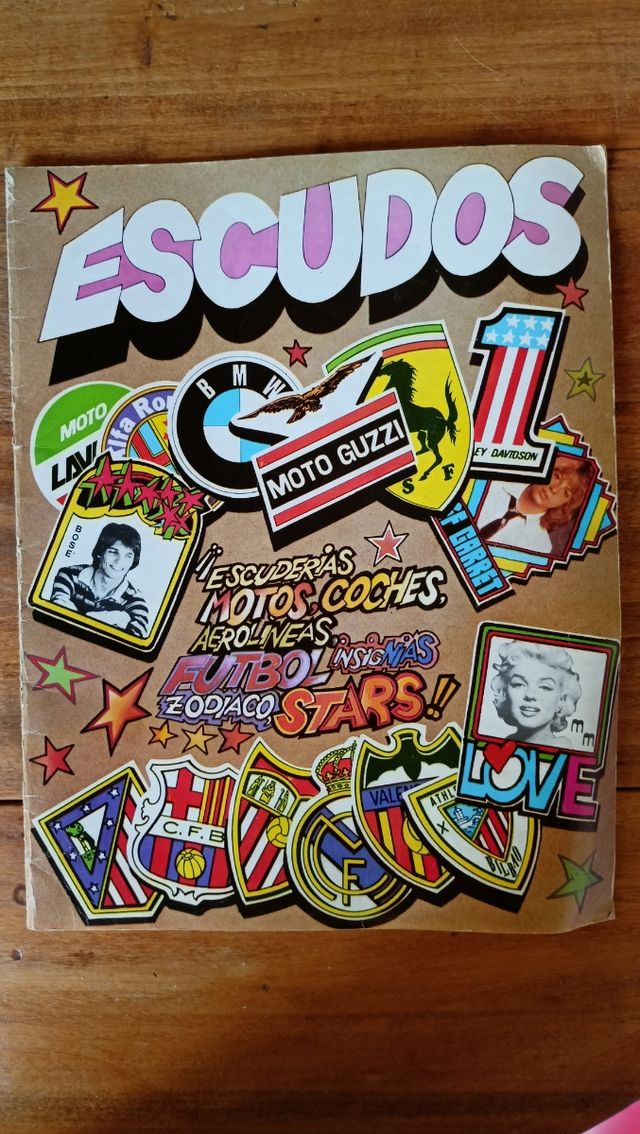 ÁLBUM DE CROMOS ESCUDOS