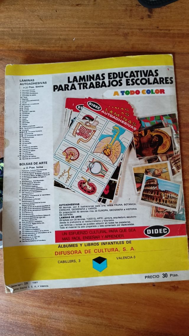 ÁLBUM DE CROMOS ESCUDOS