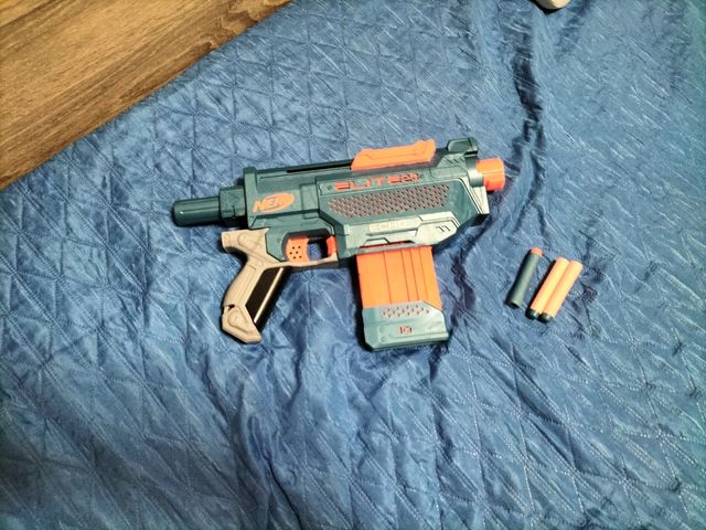 Nerf elite 2.0 +dardi giocattolo