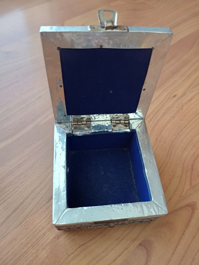 Caja joyero laton 